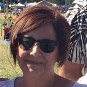 Meet your Posher, Deborah